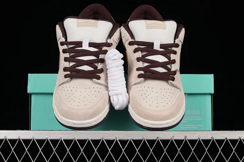 All categories Nk SB Dunk series Nk SB Dunk Low low-top sneakers F version Nk SB Dunk Low "Desert Sand" dark brown gray low-top series casual sneakers BQ6817-004